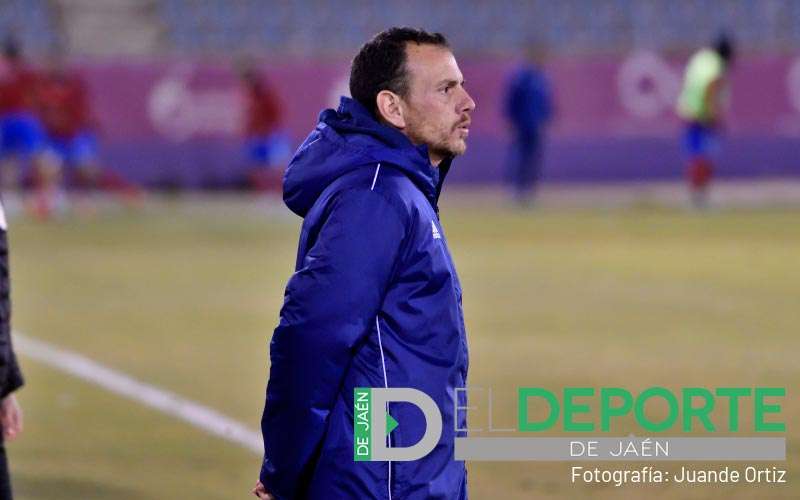 Alberto González no continuará como entrenador del Linares Deportivo