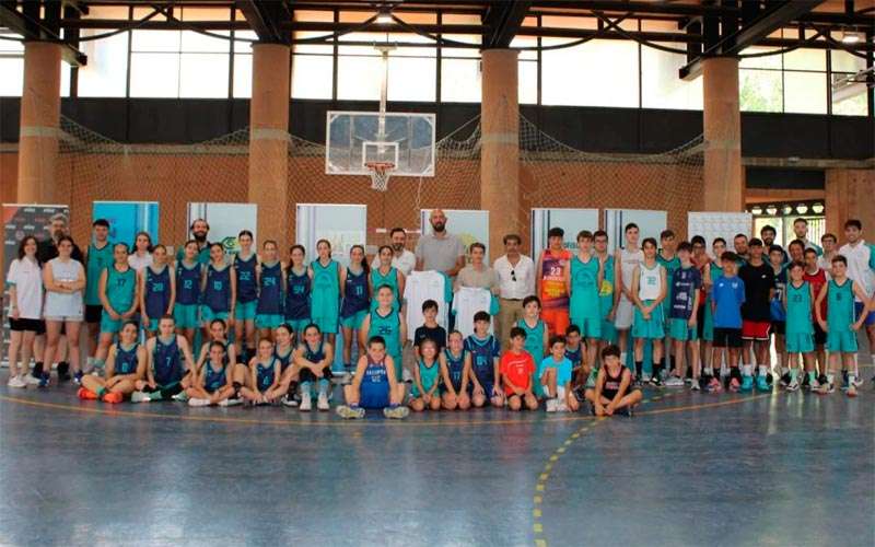 Medio centenar de jóvenes disfrutan ya del Campus Basket Jaén 21