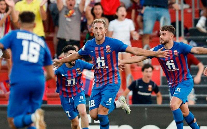 Carlos Hernández y Fran Carnicer logran el ascenso a Segunda División con el Eldense