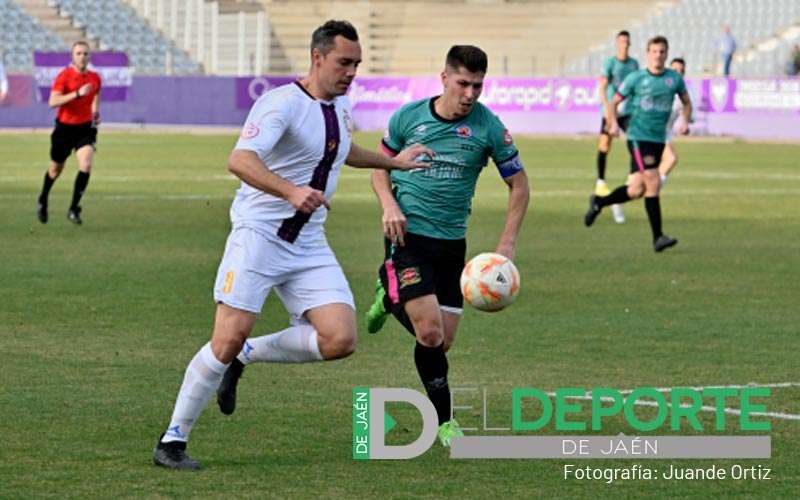 Javi Bueno liderará la defensa del UDC Torredonjimeno una temporada más