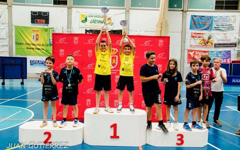 El RCTM Linares cosecha 13 medallas en el Andaluz de tenis de mesa de dobles