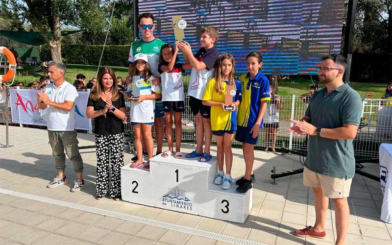 Linares acogió el Campeonato de Andalucía de Jóvenes Nadadores con más de 450 participantes