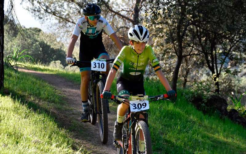 Isabel Gallo y Marcos Conde, campeones del Circuito Provincial Jaén BTT XCO 2023