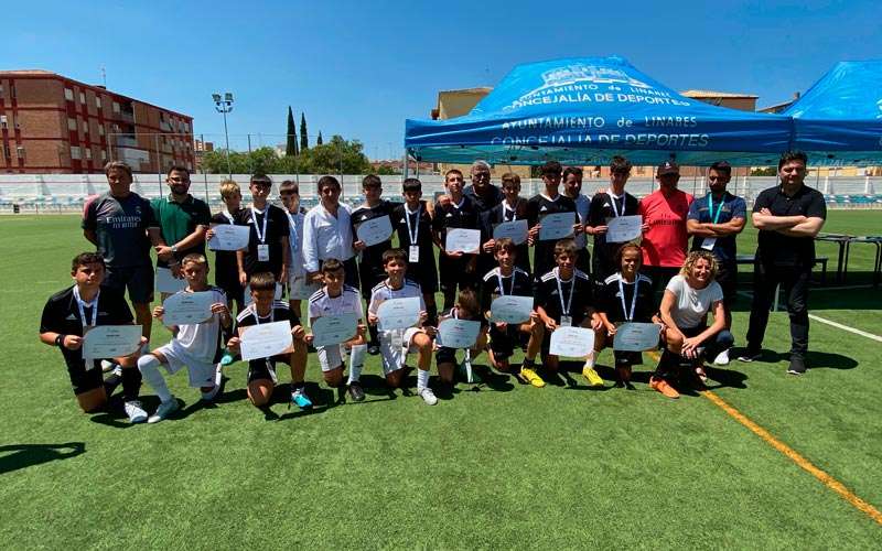 Cerca de un centenar de niños disfrutan del Campus de la Fundación Real Madrid en Linares