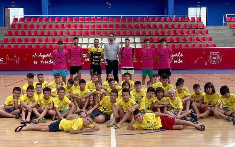 Úbeda acogió a más de 40 niños en su segundo Campus de Fútbol Sala