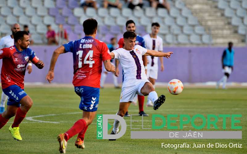Lara dice adiós al Real Jaén tras dos temporadas de blanco