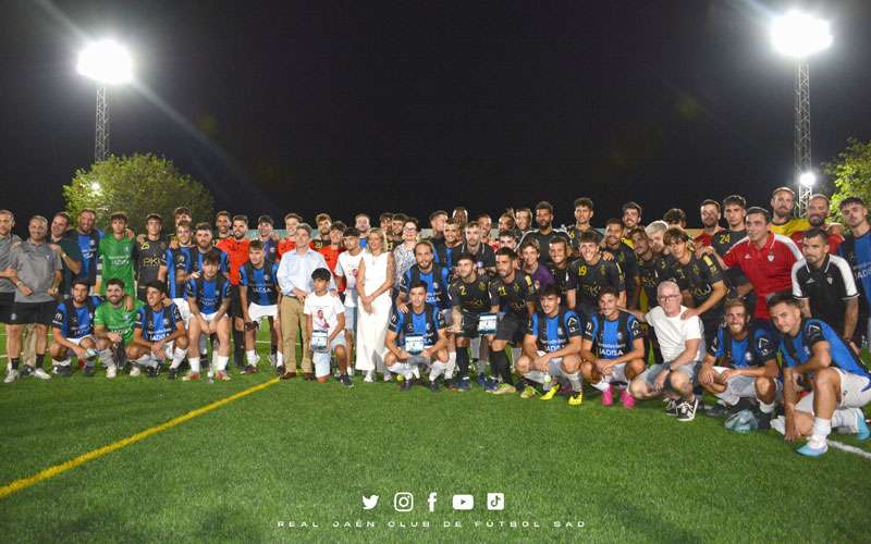 Entrañable homenaje a Curpián en el Sebastián Barajas