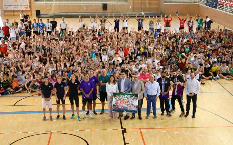 400 alumnos participan en Alcalá la Real en la jornada del Programa Mentor 10