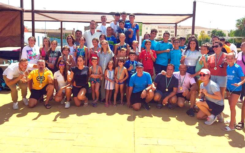 Amplia participación en el segundo Torneo de Natación Mixto de Úbeda