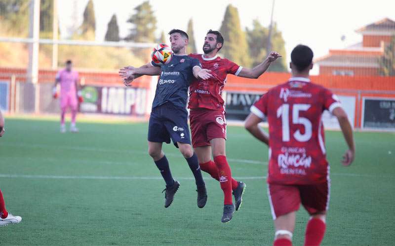 El Torreperogil logra su primer triunfo con un gol en el tramo final