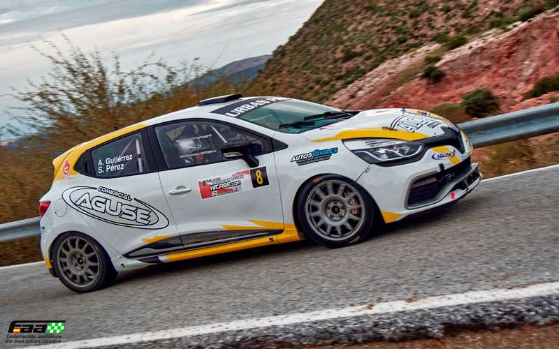 Adolfo Gutiérrez y Sara Pérez logra la victoria en el III Rally-crono Castillo de Locubín