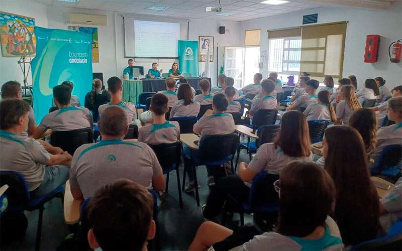 Trabajo de pretemporada para árbitros y oficiales de mesa de baloncesto de Jaén