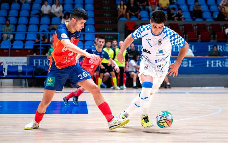 Contundente derrota de Oleinnova Mengíbar en la cancha de O Parrulo Ferrol