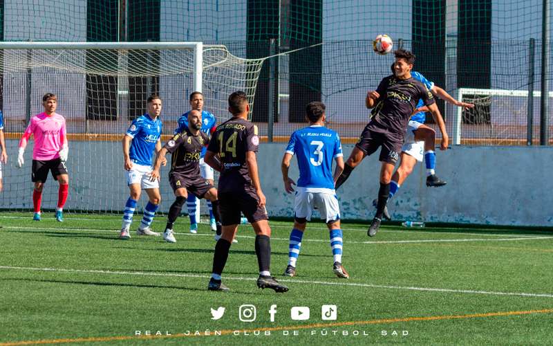 Un gol de Erik Aguado le da al Real Jaén el triunfo ante el Atlético Melilla