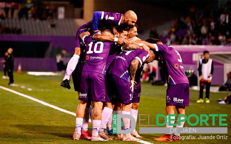 La pegada del Real Jaén tumba al Atlético Mancha Real