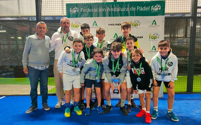 Pádel Base Linares logra el ascenso a Primera en el Andaluz de Menores