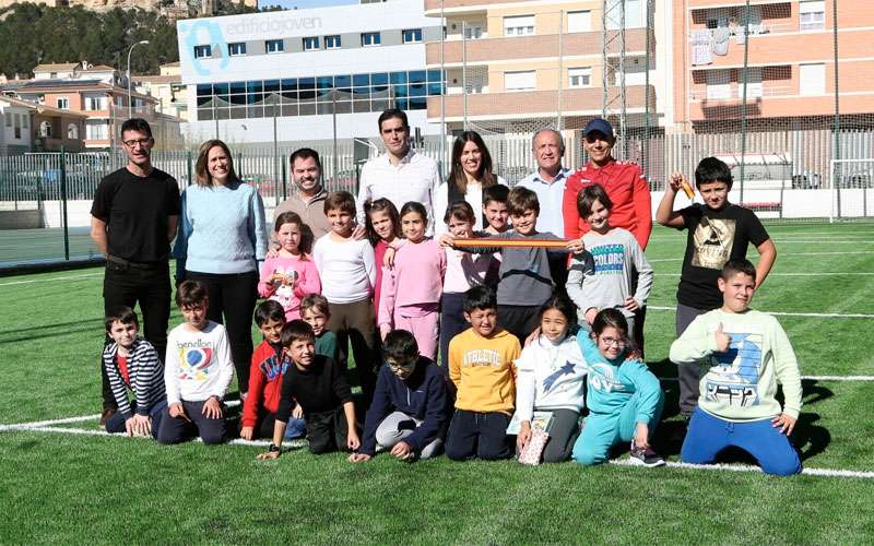 Alcalá la Real estrena césped artificial en el campo de fútbol-7 de ‘El Coto’