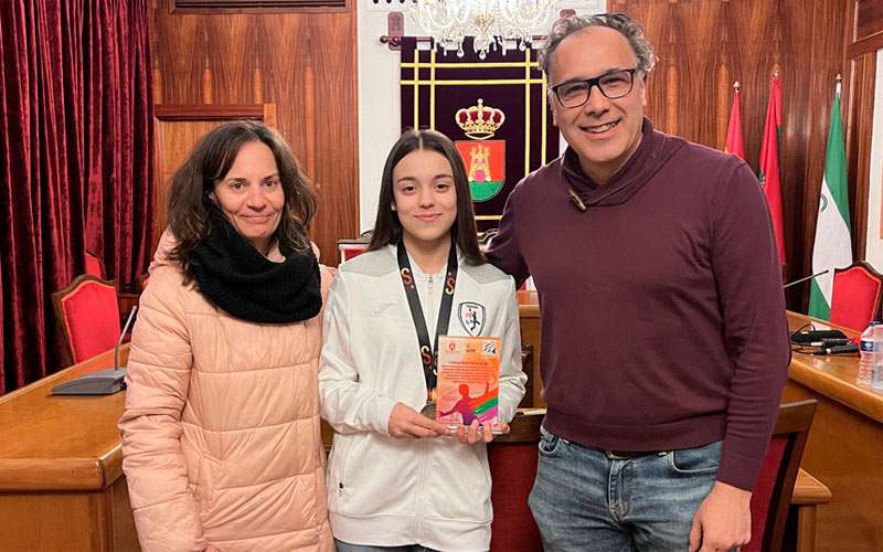 Torredelcampo homenajea a Carla Martos tras el título de la Copa de España de Balonmano