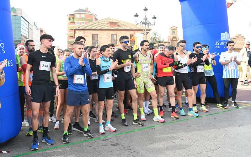 Bautista y Chiclana repiten victoria en la San Silvestre de Linares