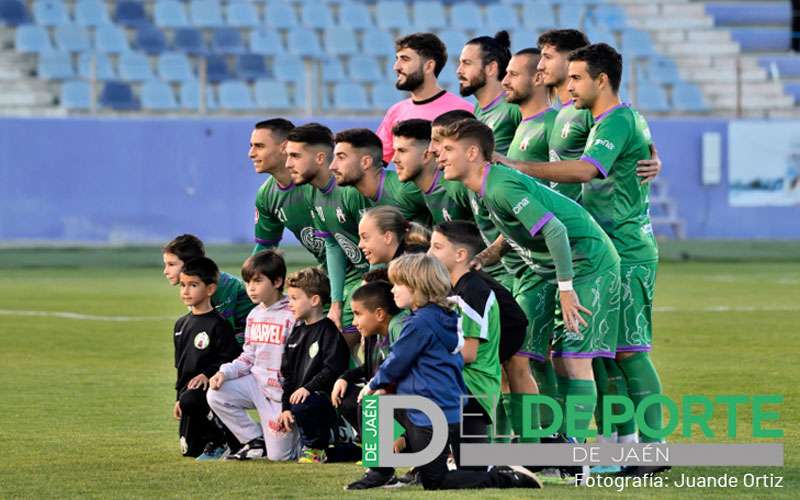 El Mancha Real mantiene su trayectoria irregular tras caer ante el Malagueño