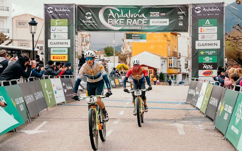 Wout Alleman y Hans Becking se imponen en el estreno de la Andalucía Bike Race 2024
