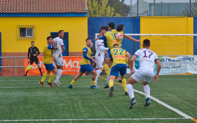 El Real Jaén vence al Huétor Tájar y suma su cuarta victoria consecutiva