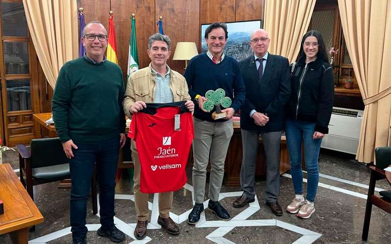 Hujase Jaén recibe el respaldo del Consistorio jiennense