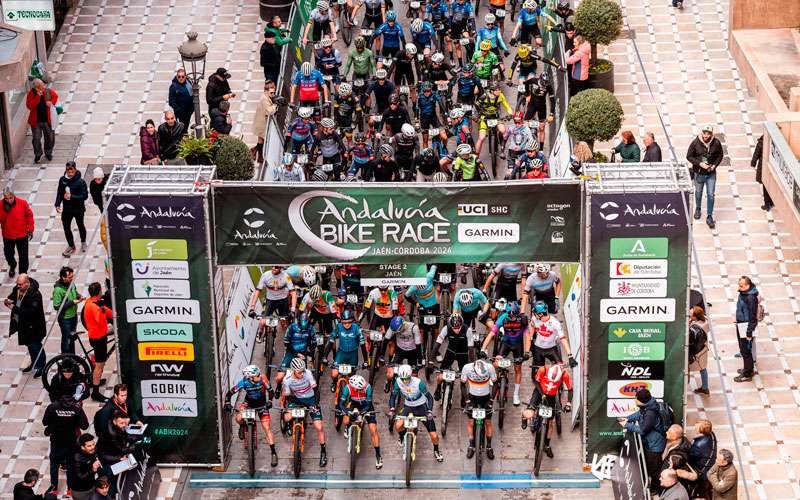 Cambio de líderes en la segunda etapa de la Andalucía Bike Race