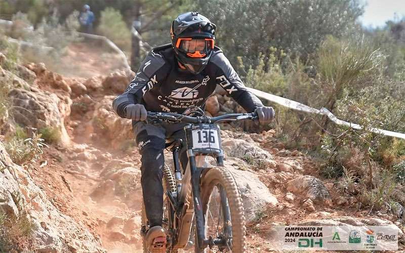 Juanfra López, campeón andaluz de descenso Máster 50