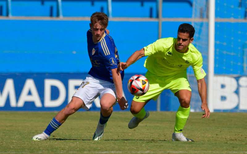 Álex Oyón deja el Linares Deportivo y regresa al Sporting de Gijón