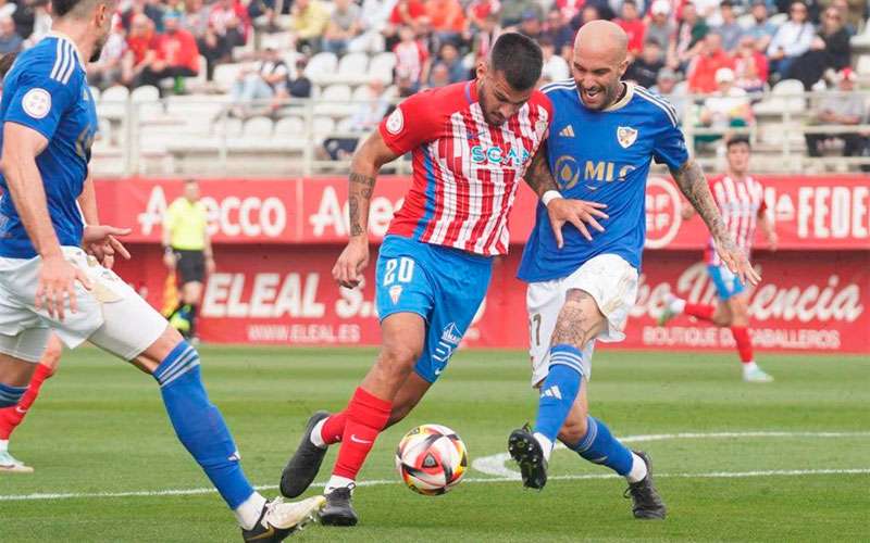 El Algeciras condena al Linares en el tiempo de descuento