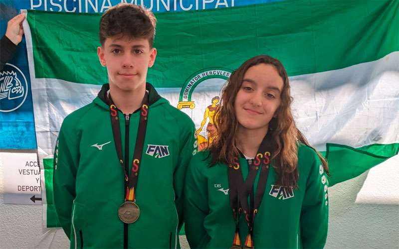 Blanca Fernández y Daniel Mejías brillan en el título de Andalucía en el Nacional de Natación