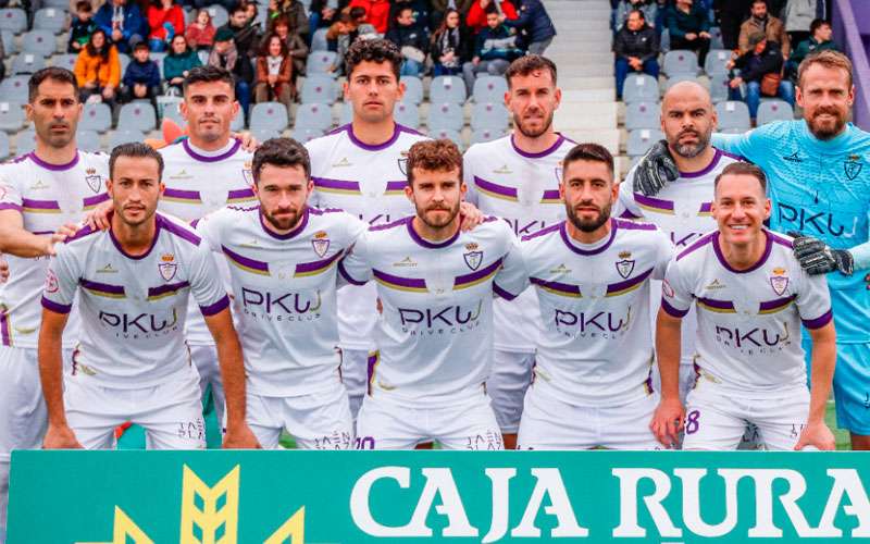 Plácida goleada del Real Jaén al Atlético Melilla