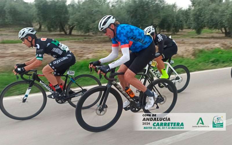 El mejor ciclismo nacional máster volvió a darse cita en la VII Clásica Ciclista ‘Ciudad de Cazorla’