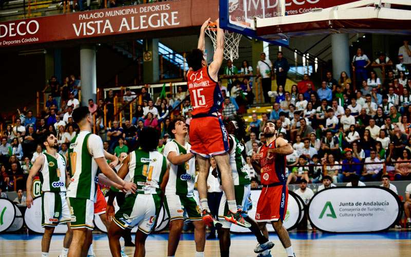 Un buen Jaén CB se queda a las puertas de jugar por el ascenso a LEB Plata