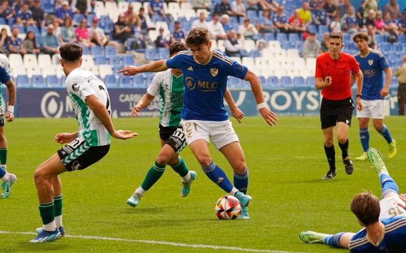 El Linares Deportivo cae ante el Antequera y reduce sus opciones de salvación