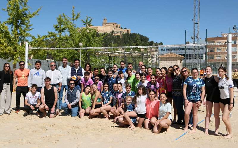 Alcalá la Real cuenta ya con una pista de vóley playa