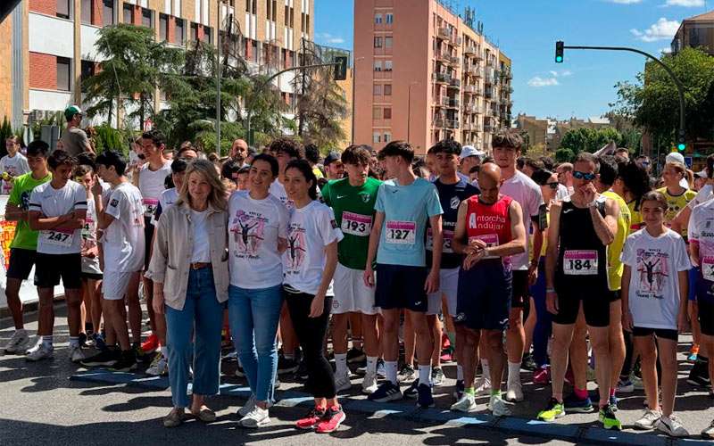 La Carrera Popular ‘Educación por el Deporte’ reunió a más de un millar de corredores
