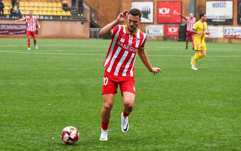 El Real Jaén refuerza su ataque con Agus Alonso