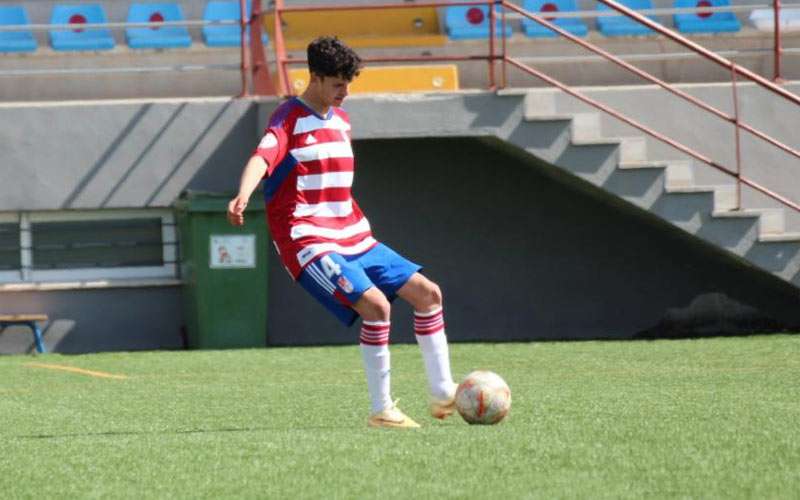 Manu López llega al Real Jaén y jugará cedido en el Torreperogil