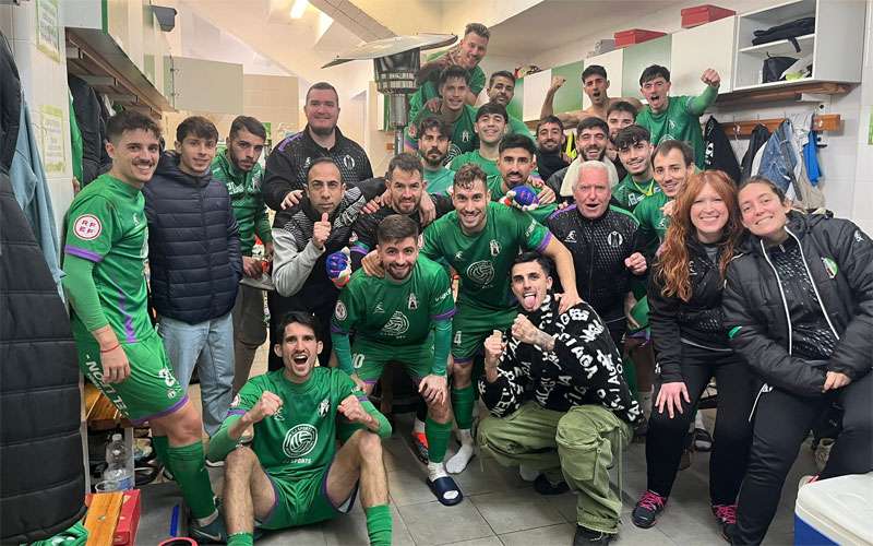 El Atlético Mancha Real vuelve a saborear una victoria tras superar al Poli Almería