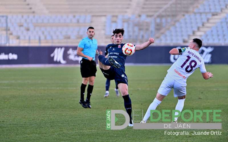 El Torreperogil no pasa del empate frente al colista