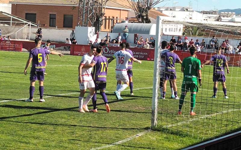 Derrota del Martos CD por la mínima ante el líder