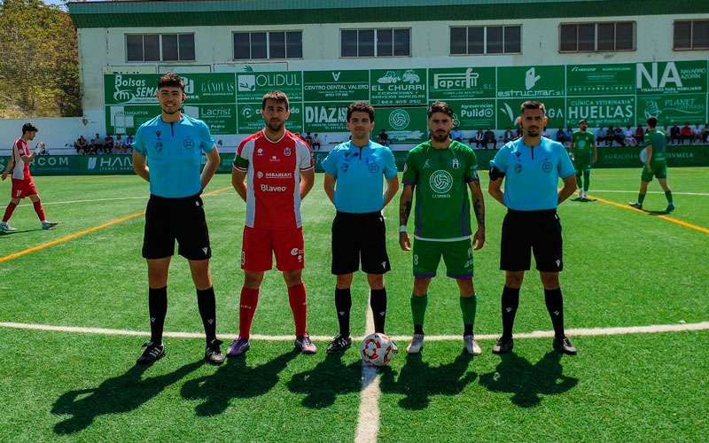 El Atlético Mancha Real vence en un igualado partido ante el Torreperogil