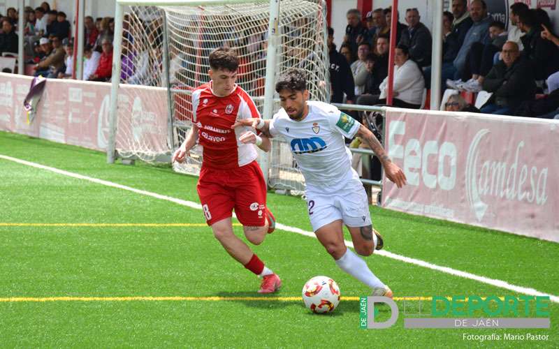 El Real Jaén clarifica en Torreperogil su paso por el playoff para luchar por el ascenso