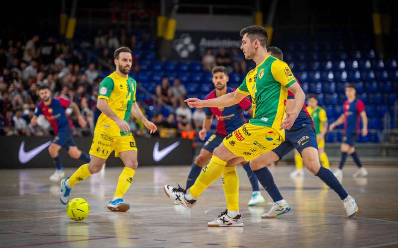 El Barça supera y elimina al Jaén FS en el Palau