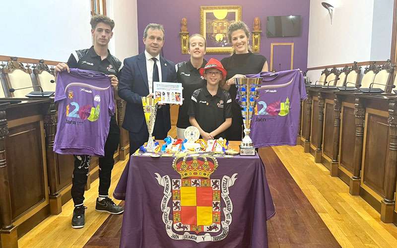 Recepción institucional a los destacados taekwondistas de Jaén