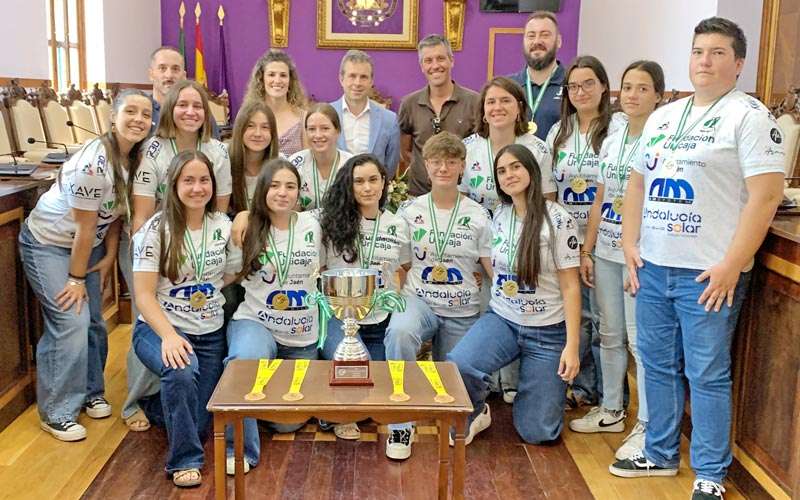 Recepción al Jaén Rugby Femenino en el Ayuntamiento