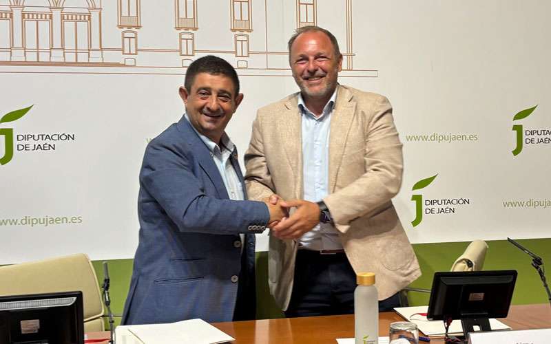 La marca ‘Jaén, Paraíso Interior’ lucirá en las equipaciones del Linares Deportivo