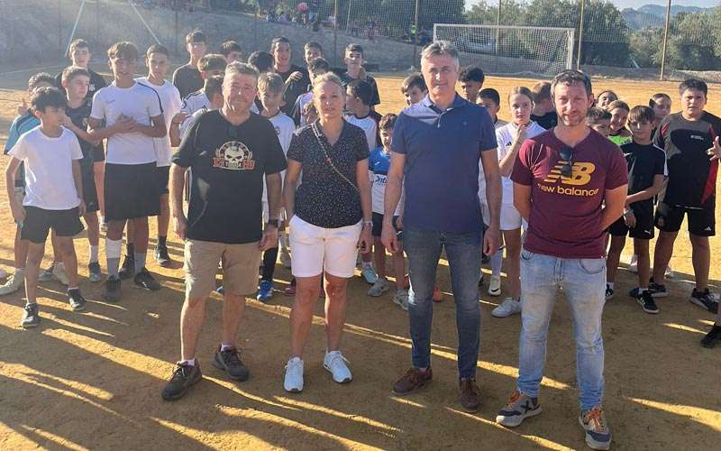 Burunchel tendrá un campo de fútbol-5 de césped artificial